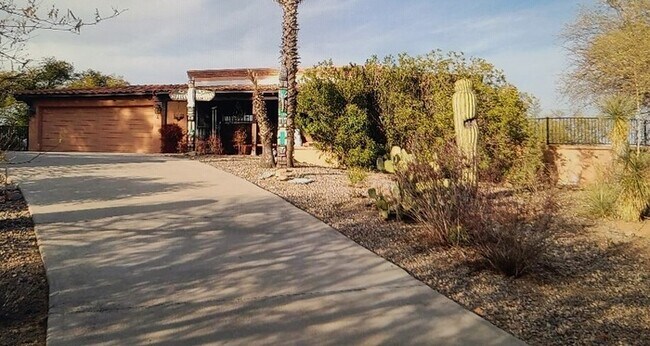 Building Photo - Beautiful 3bedroom 2 bathroom