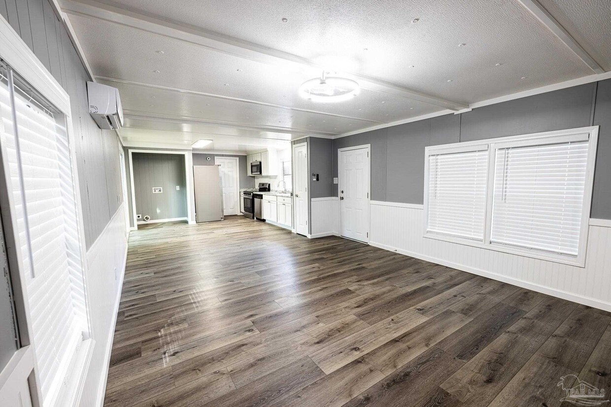 Foto principal - 4413 Basswood St