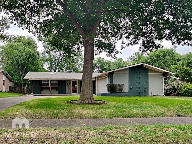 Building Photo - 925 Warren Way