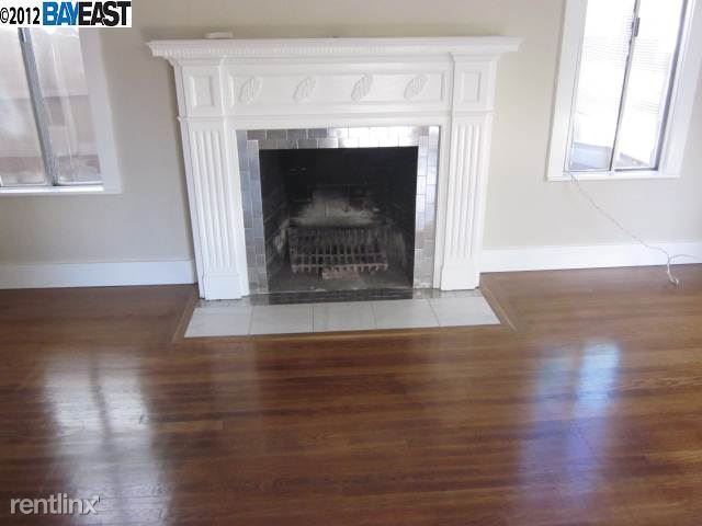 Building Photo - 2124 105th Ave