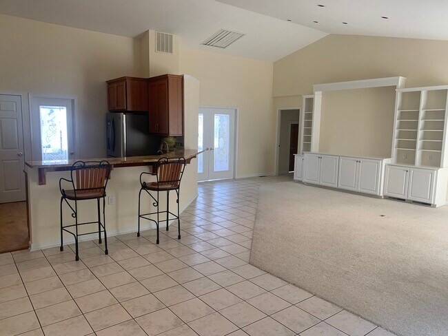 Building Photo - 860 Canterbury Ct