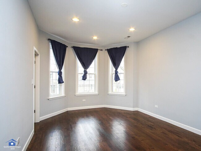 Foto del edificio - 4320 S Maplewood Ave