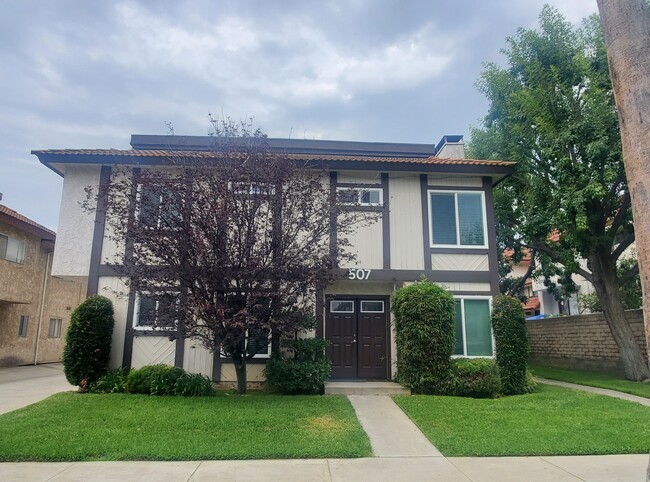 Building Photo - 507 N Curtis Ave