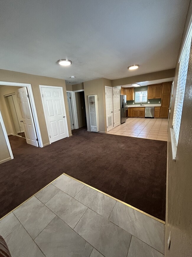 Building Photo - 58 Marys Ave