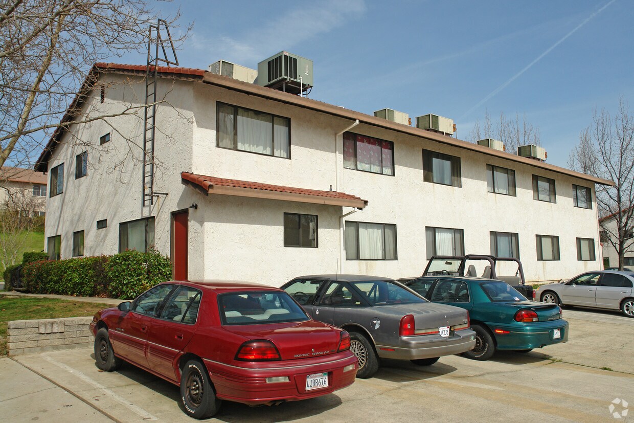 Building Photo - 1285 Lancers Ln