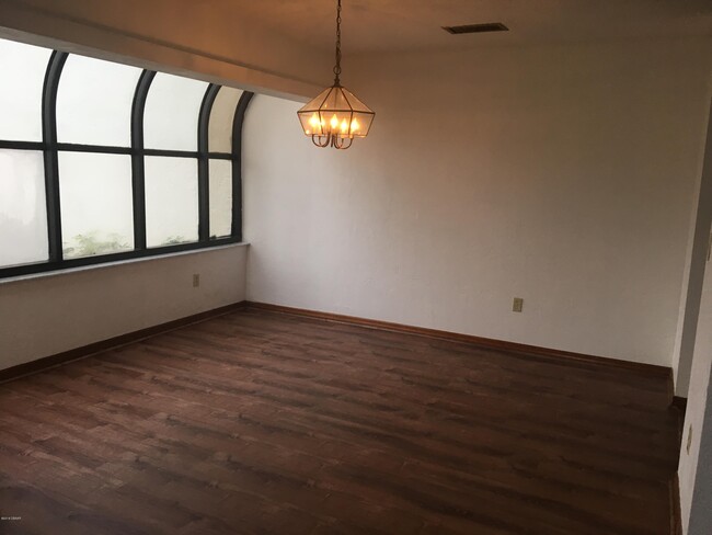 Building Photo - 112 Florida Shores Blvd