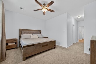 Building Photo - 10314 Douglas Fir Villa Ave