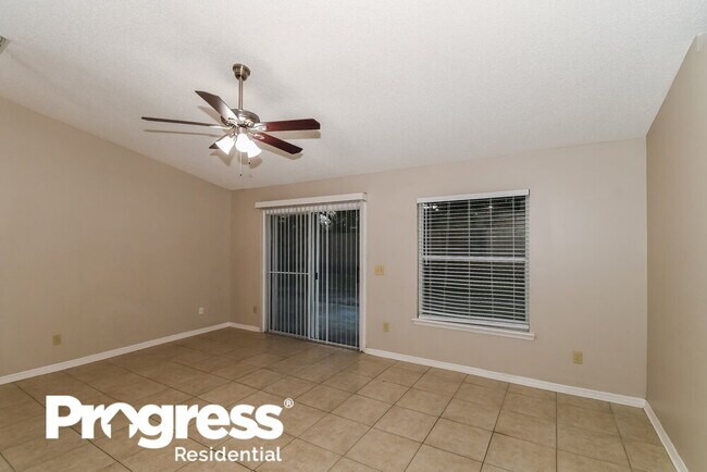 Foto del edificio - 9060 Castle Rock Dr