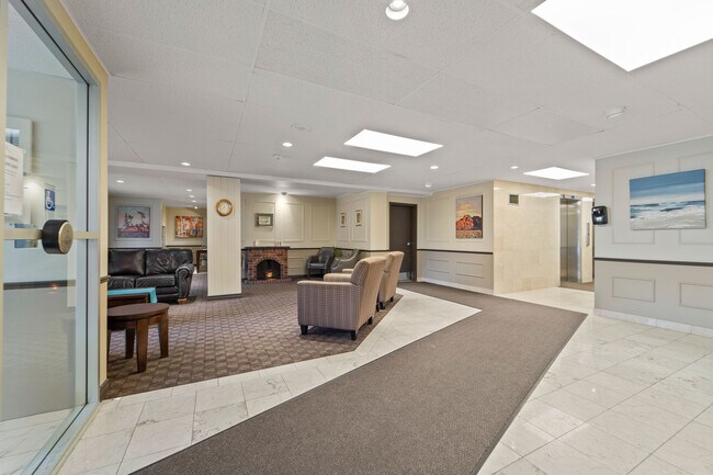 Photo du bâtiment - Leamington Towers Apartments