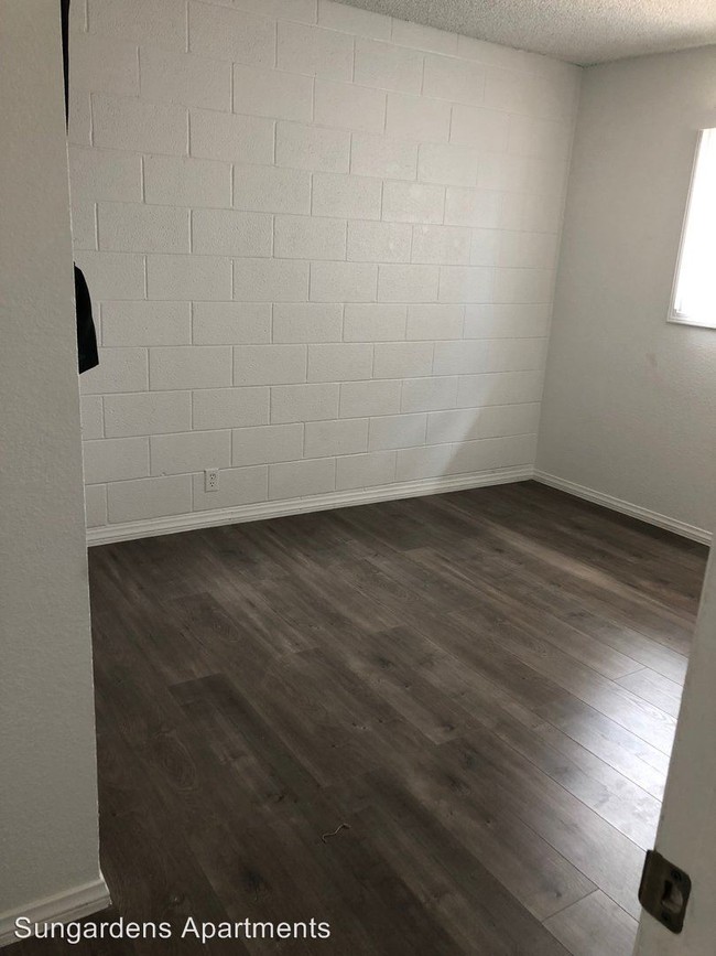 Building Photo - 2 br, 1 bath Apartment - 2928 N. Pecos Rd.