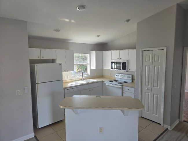 Building Photo - 1618 SW 19th St