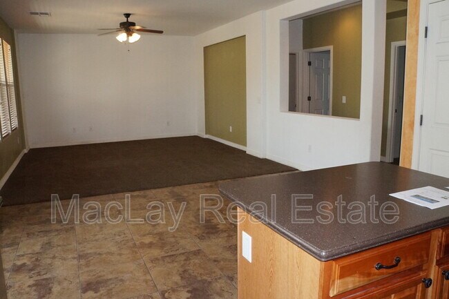 Building Photo - 7051 S Beavertail Ln