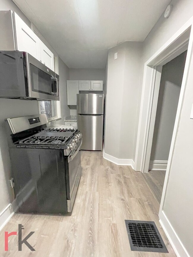 Building Photo - 62 N Bryant Ave