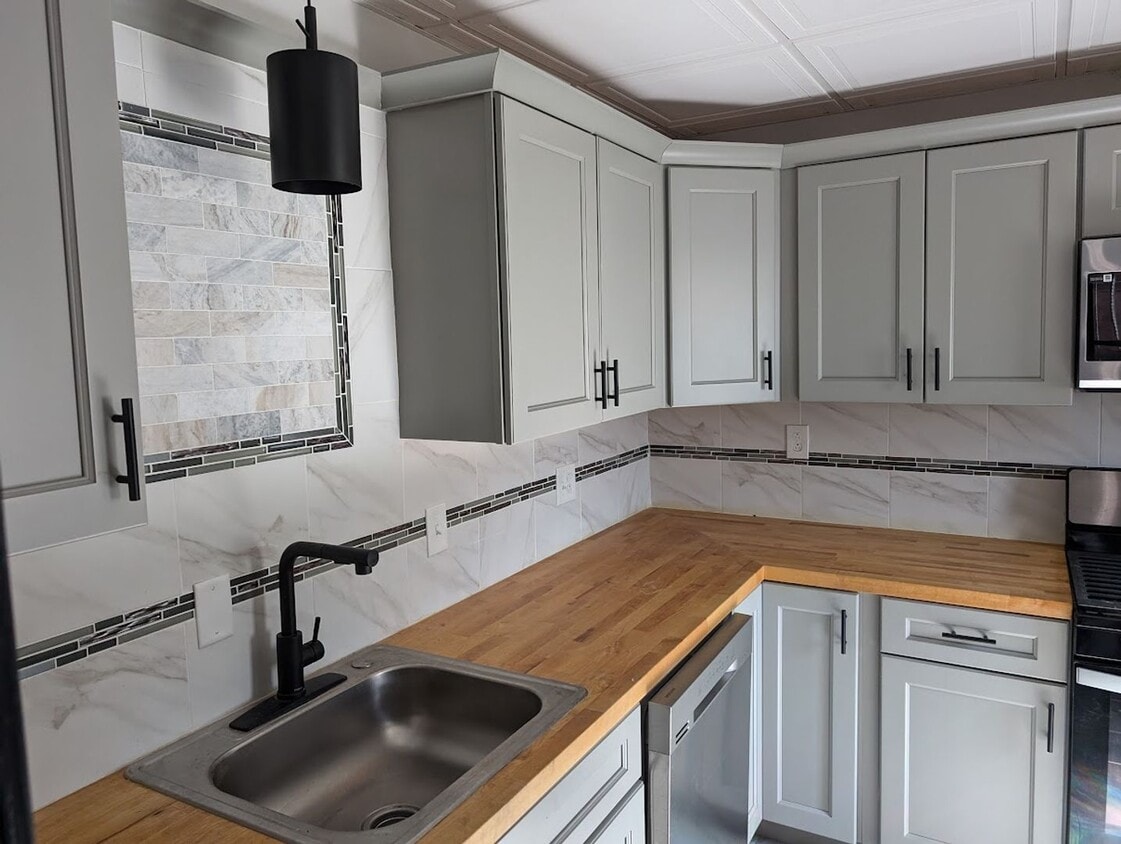 Photo - 5400 Butler St.