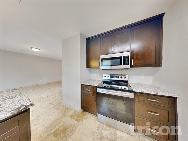 Building Photo - 637 Aqua Dr