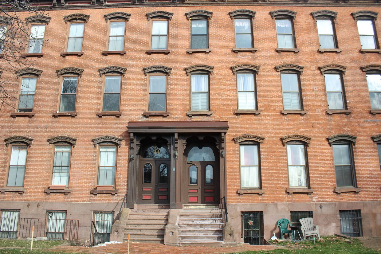 44 Buckingham St, Hartford, CT 06106 Townhome Rentals in Hartford CT