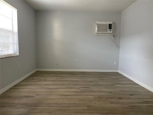 Building Photo - 14202 Hazel court