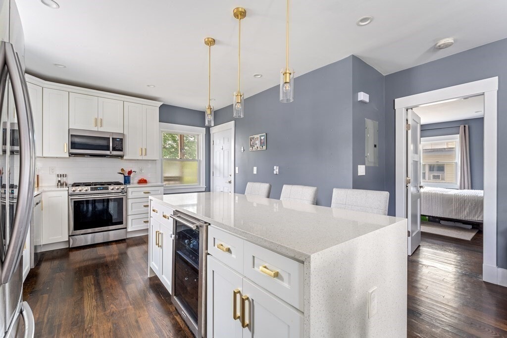 Primary Photo - 19 Harrison St