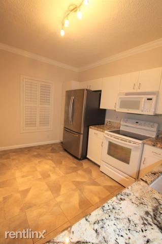 Building Photo - 2 br, 2.5 bath Townhome - 942 Kokomo Key Ln