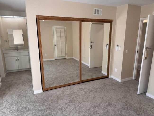 Building Photo - 7812 Hummingbird Ln