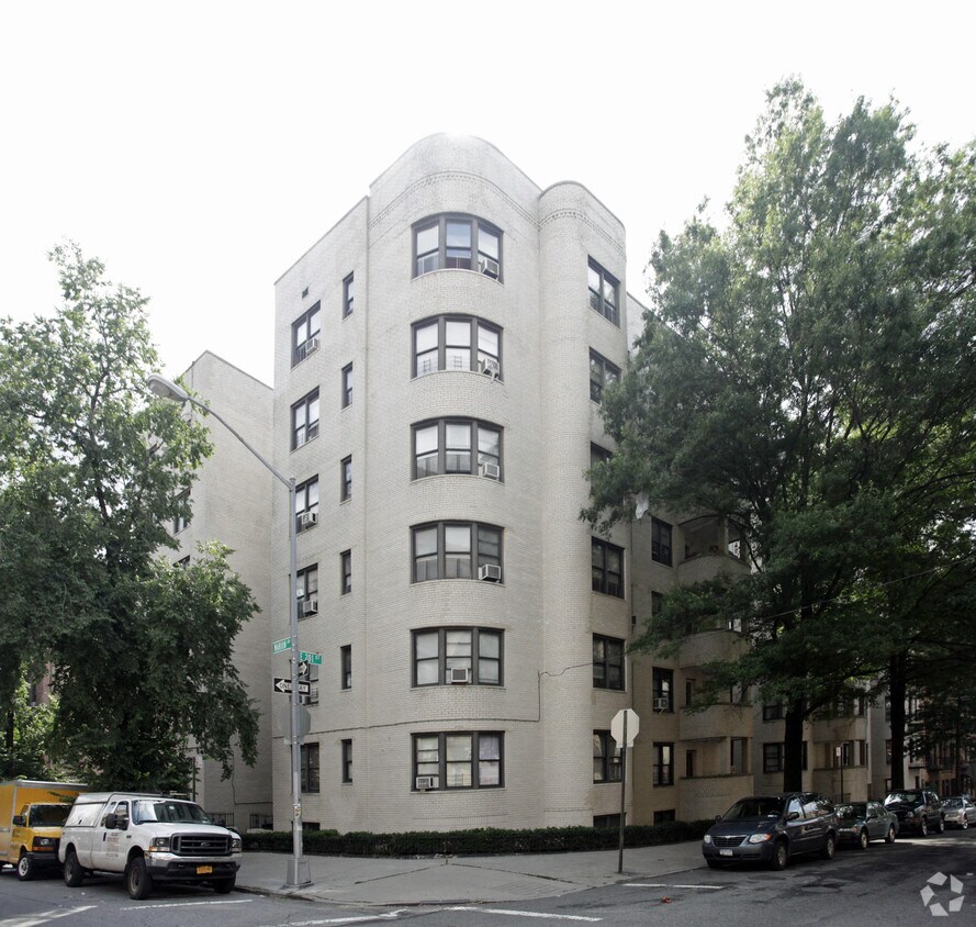 Primary Photo - 357 201st St