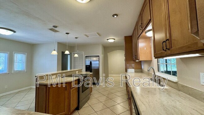 Foto del edificio - 2543 Holly Point Rd W