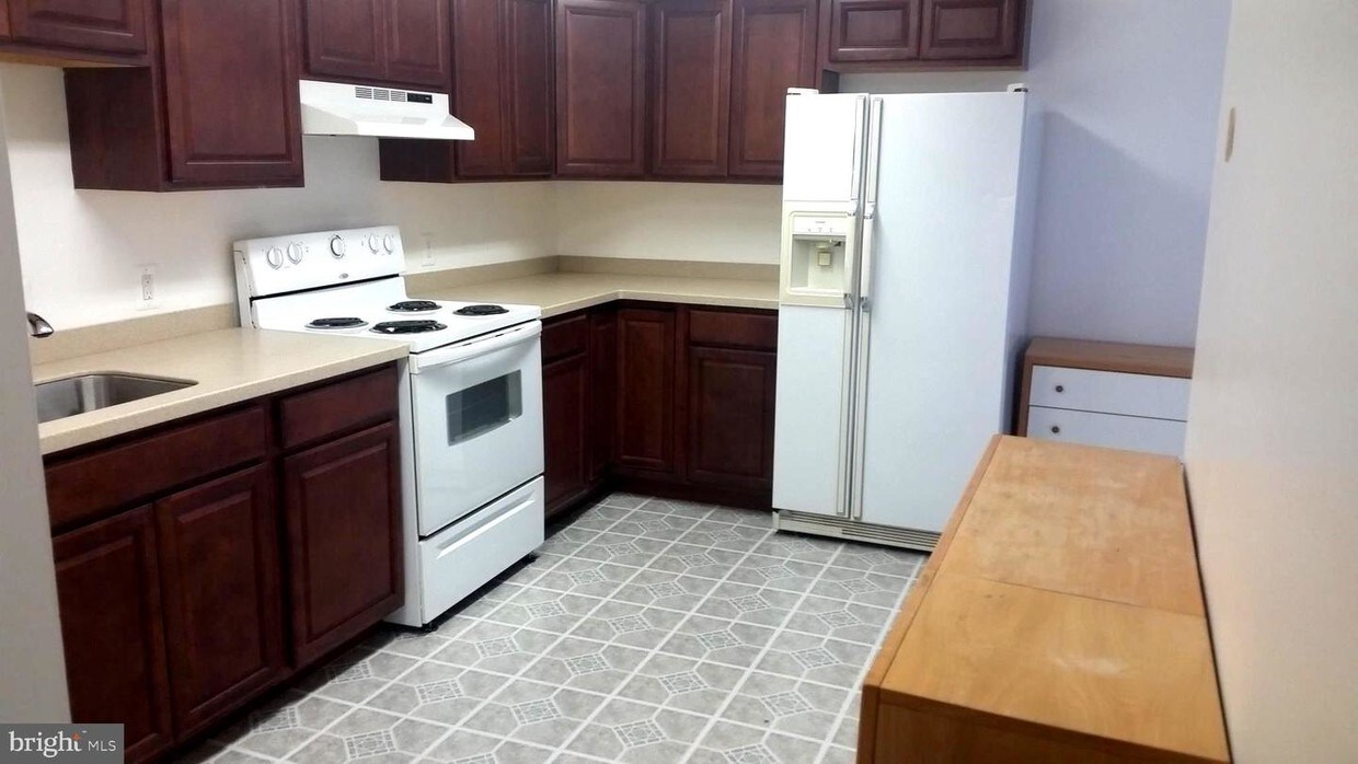 Foto principal - 6171 Shady Side Rd