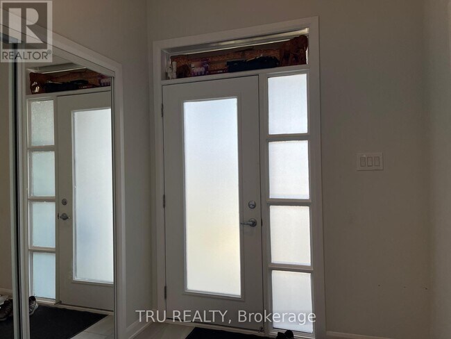 Building Photo - 919 Athenry Ct