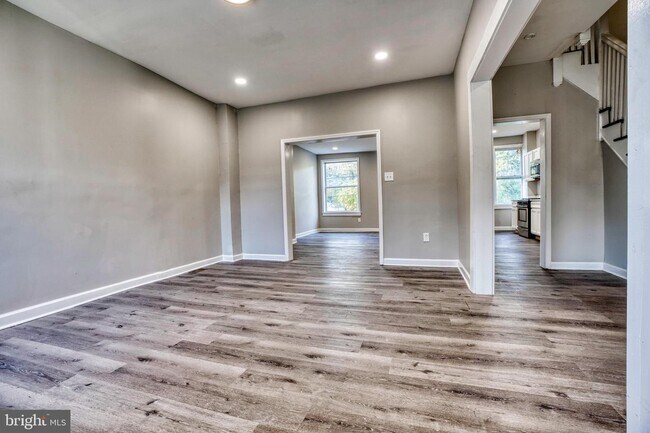 Building Photo - 2650 Oswego Ave