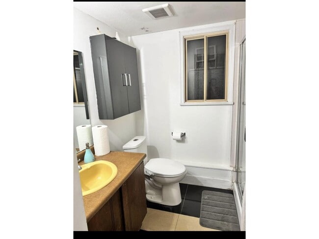 Building Photo - 14435 Chartwell Dr