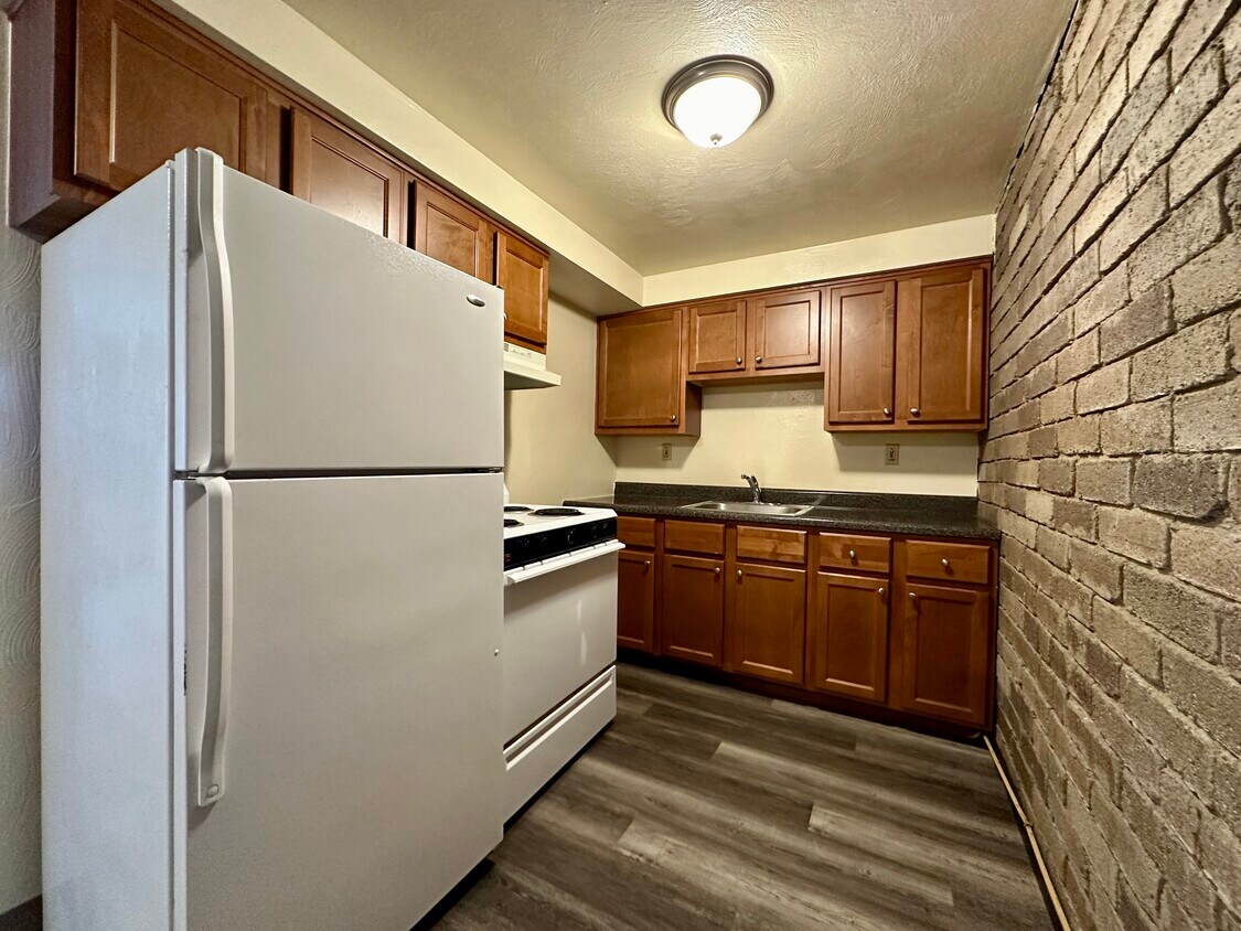 100 Kellywood Manor, New Kensington, PA 15068 Apartments in New