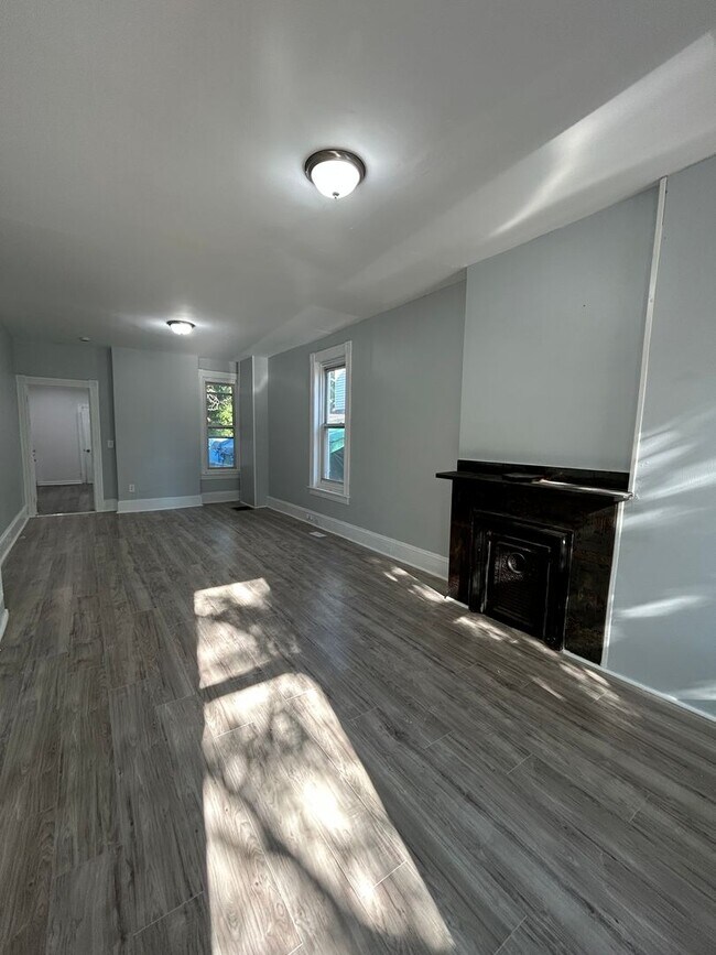 Foto del edificio - 298 Rutherford Ave