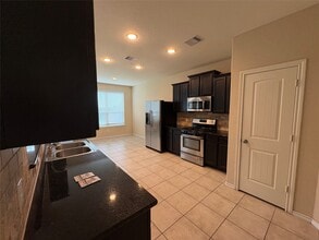 Building Photo - 1410 Spencer Glen Ln