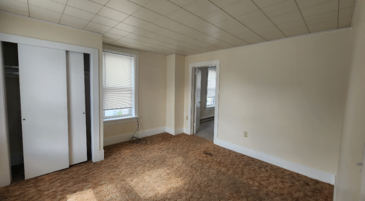 Primary Photo - 200 N Market St