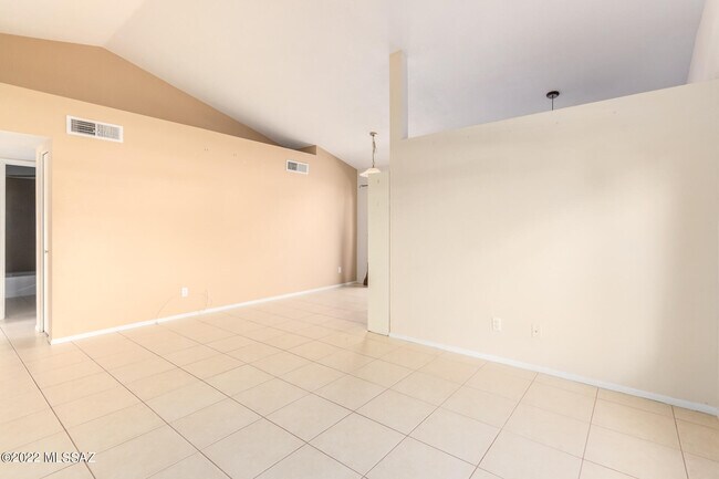 Building Photo - 4826 S Windrose Dr