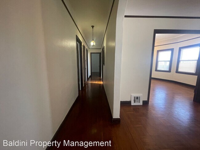 Building Photo - 2 br, 1 bath House - 97 W. Moltke Street