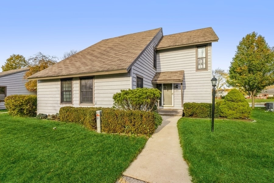 657 Beth Ct, Gurnee, IL 60031 Townhome Rentals in Gurnee IL