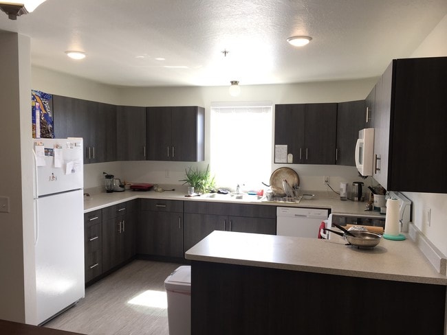 Building Photo - 1130 Cedar Knls