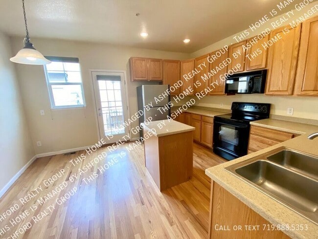 Building Photo - 837 S Weber St