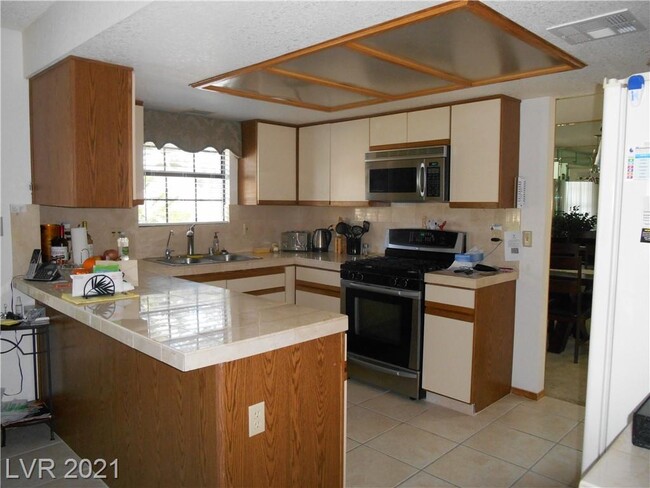 Building Photo - 5200 Las Cruces Dr