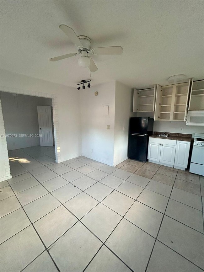 Foto del edificio - 1045 N Andrews Ave