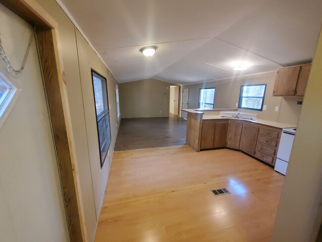 Foto del edificio - 2 Bedroom, 1 Bath Mobile Home