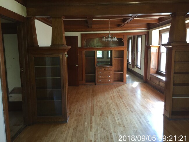 Building Photo - 510 N 32nd St