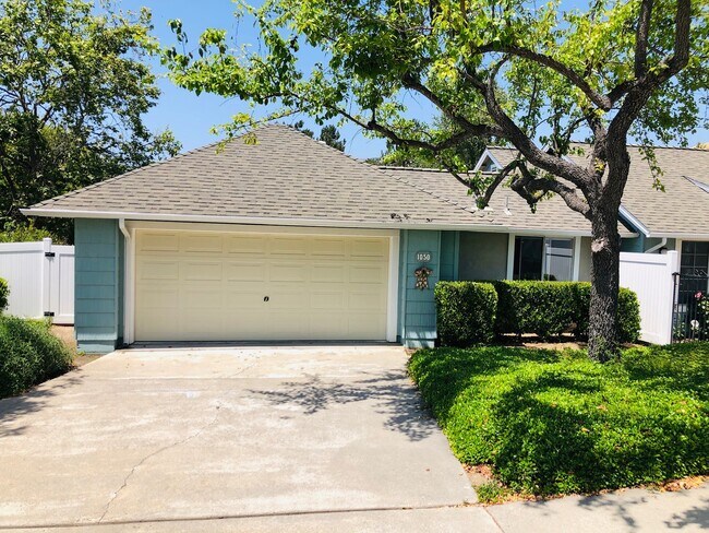 Building Photo - 1050 Bluebell Way
