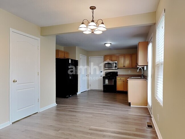 Foto del edificio - 9021 Braxton Dr