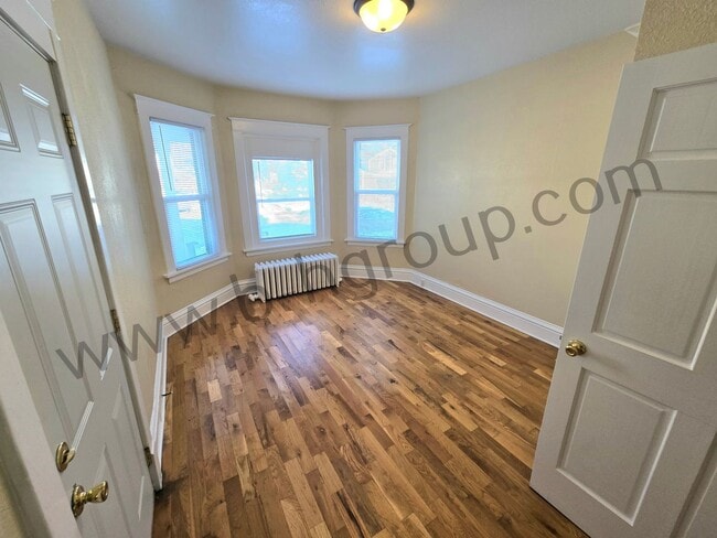 Building Photo - 821 48th St