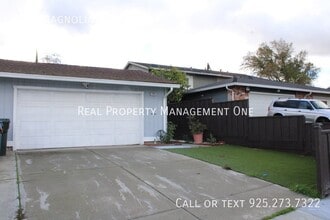 Building Photo - 1703 Magnolia Way