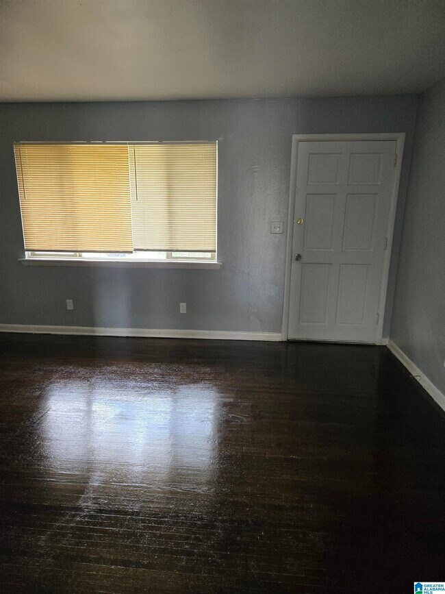 Foto del edificio - 7750 Rugby Ave