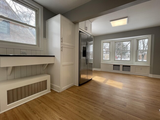 Building Photo - 4059 Brunswick Ave S