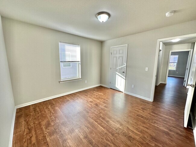 Building Photo - 2250 Northfield Ln